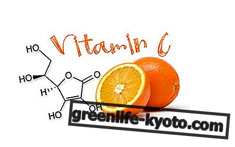 Lebihan vitamin C: gejala, sebab, pemakanan