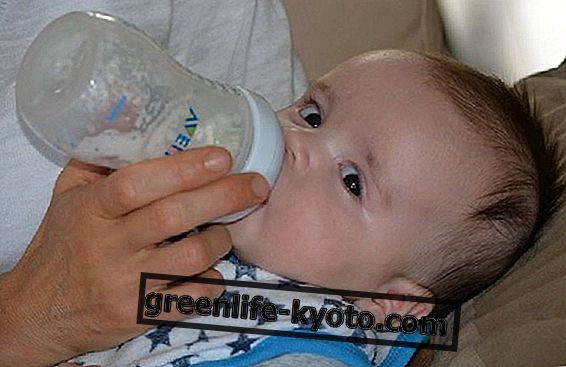 Млека формулирани за деца: кога да ги използвате?