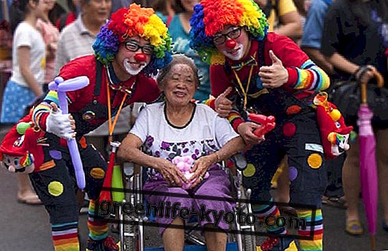 Clown therapy: history and goals of the clown in hospital