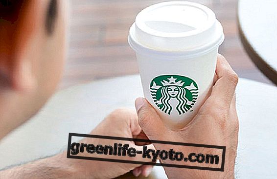 Starbucks atsisveikina su šiaudais